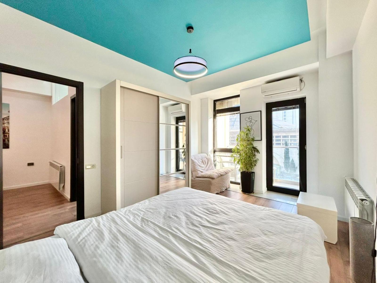 City Center - Next To Holiday Inn -2Br Apartment Тбилиси Екстериор снимка