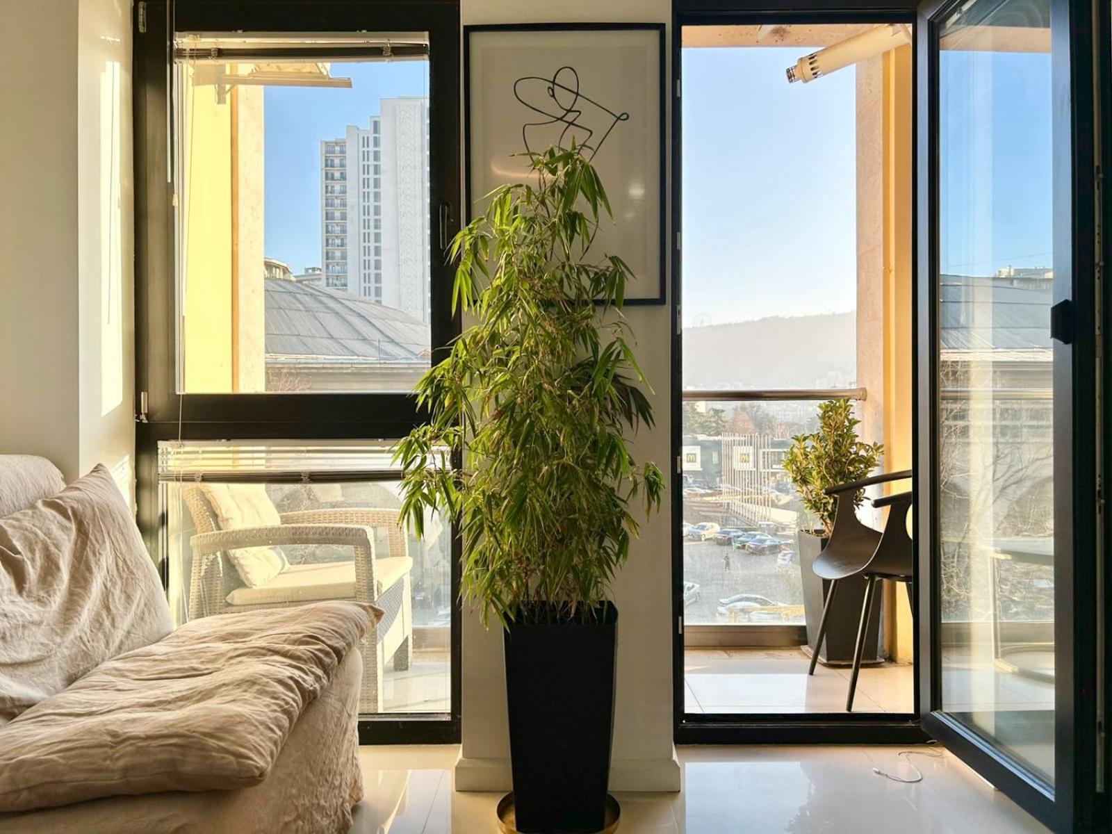 City Center - Next To Holiday Inn -2Br Apartment Тбилиси Екстериор снимка