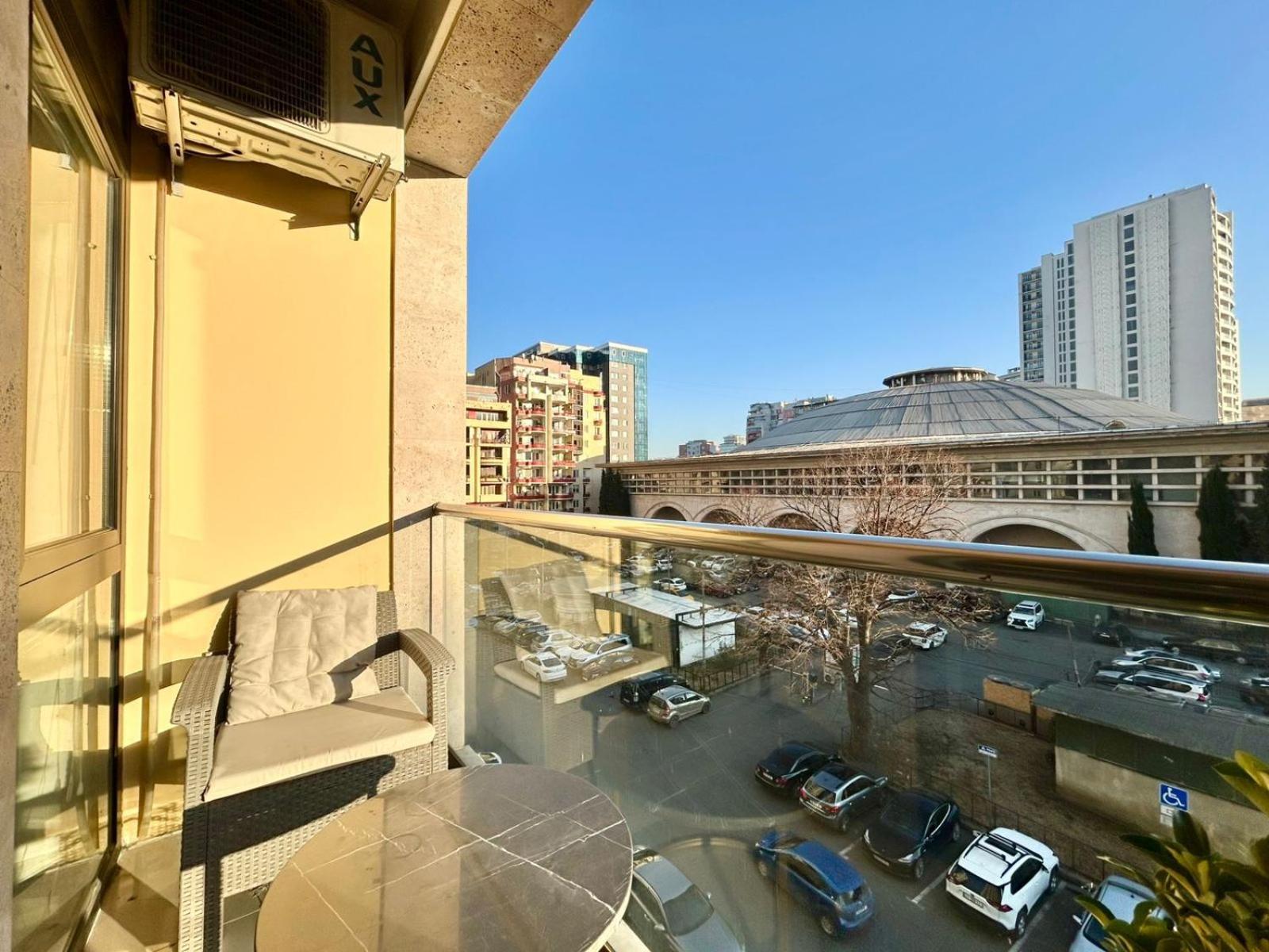 City Center - Next To Holiday Inn -2Br Apartment Тбилиси Екстериор снимка