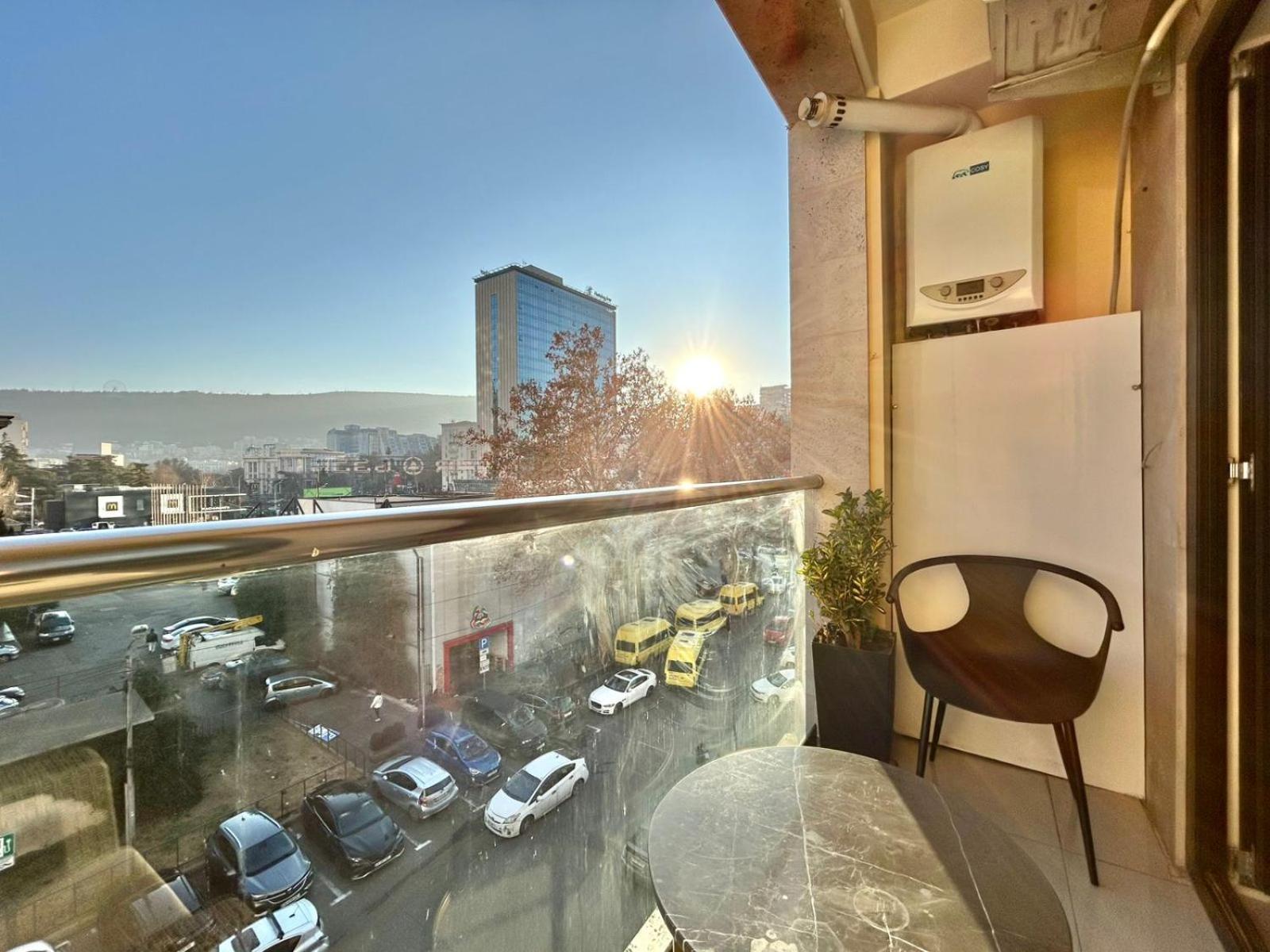 City Center - Next To Holiday Inn -2Br Apartment Тбилиси Екстериор снимка