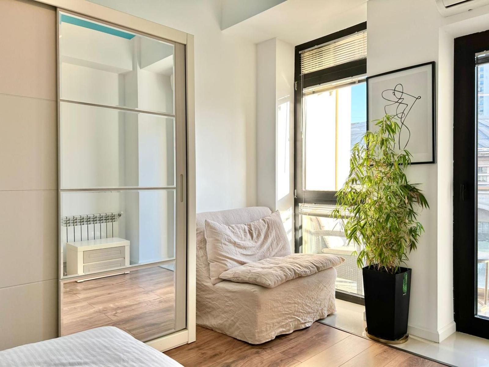 City Center - Next To Holiday Inn -2Br Apartment Тбилиси Екстериор снимка