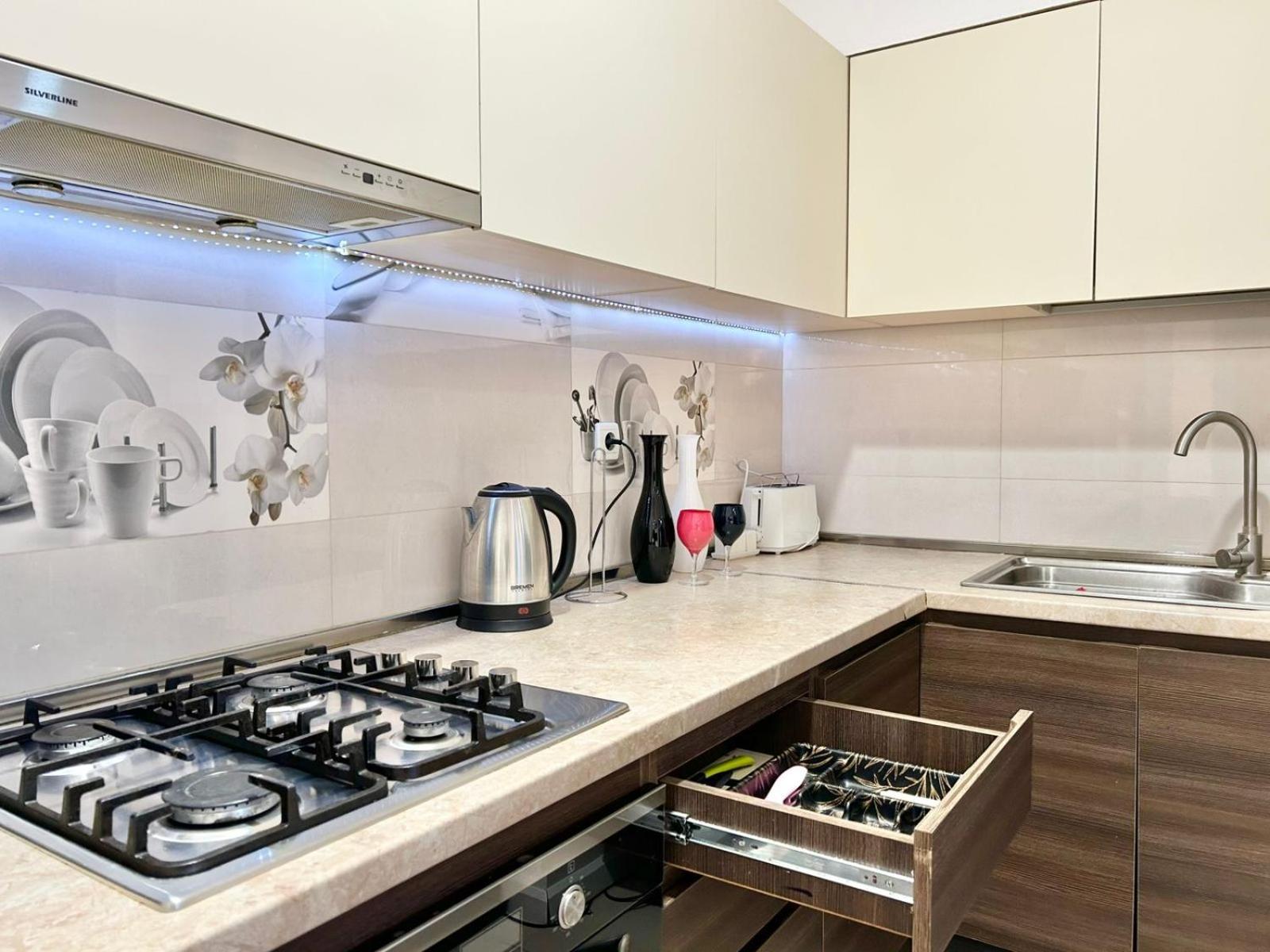 City Center - Next To Holiday Inn -2Br Apartment Тбилиси Екстериор снимка
