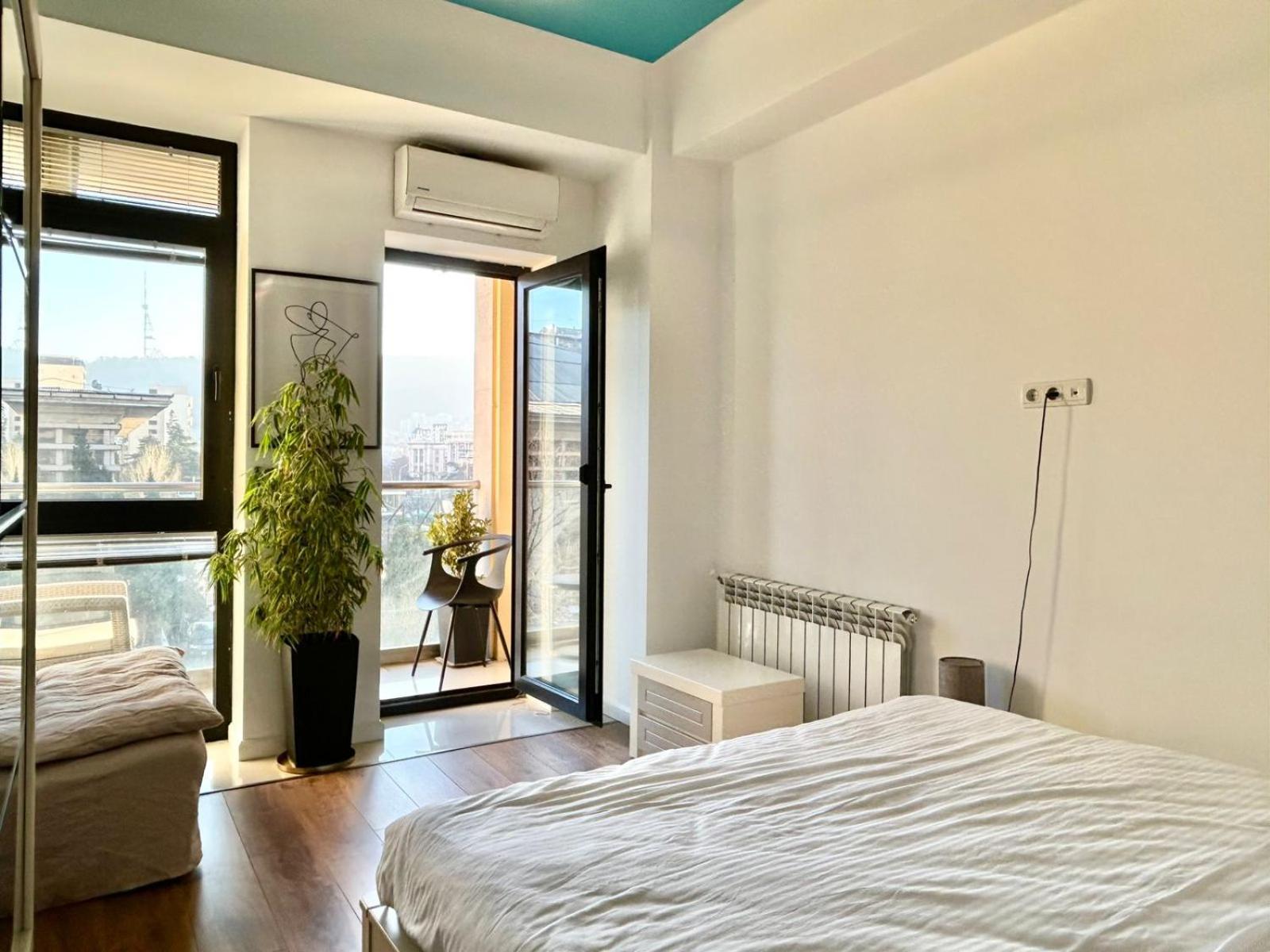 City Center - Next To Holiday Inn -2Br Apartment Тбилиси Екстериор снимка