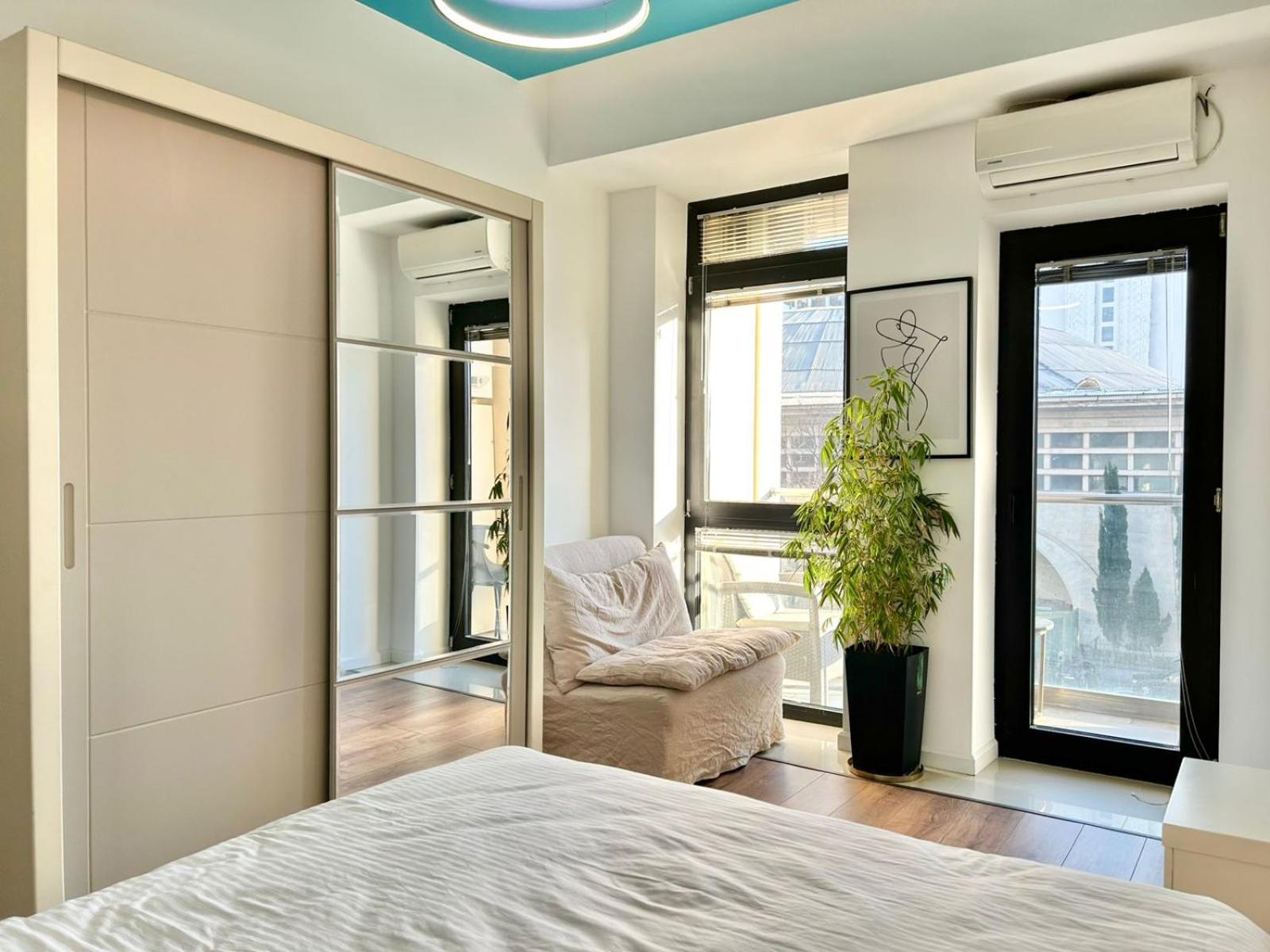 City Center - Next To Holiday Inn -2Br Apartment Тбилиси Екстериор снимка