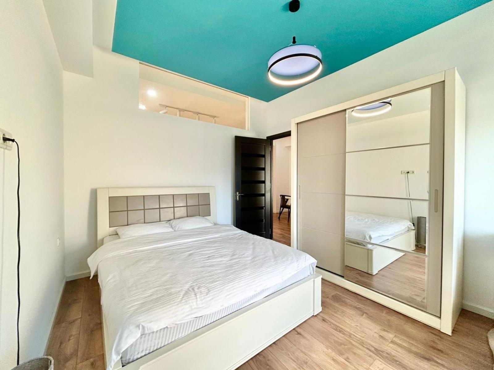 City Center - Next To Holiday Inn -2Br Apartment Тбилиси Екстериор снимка
