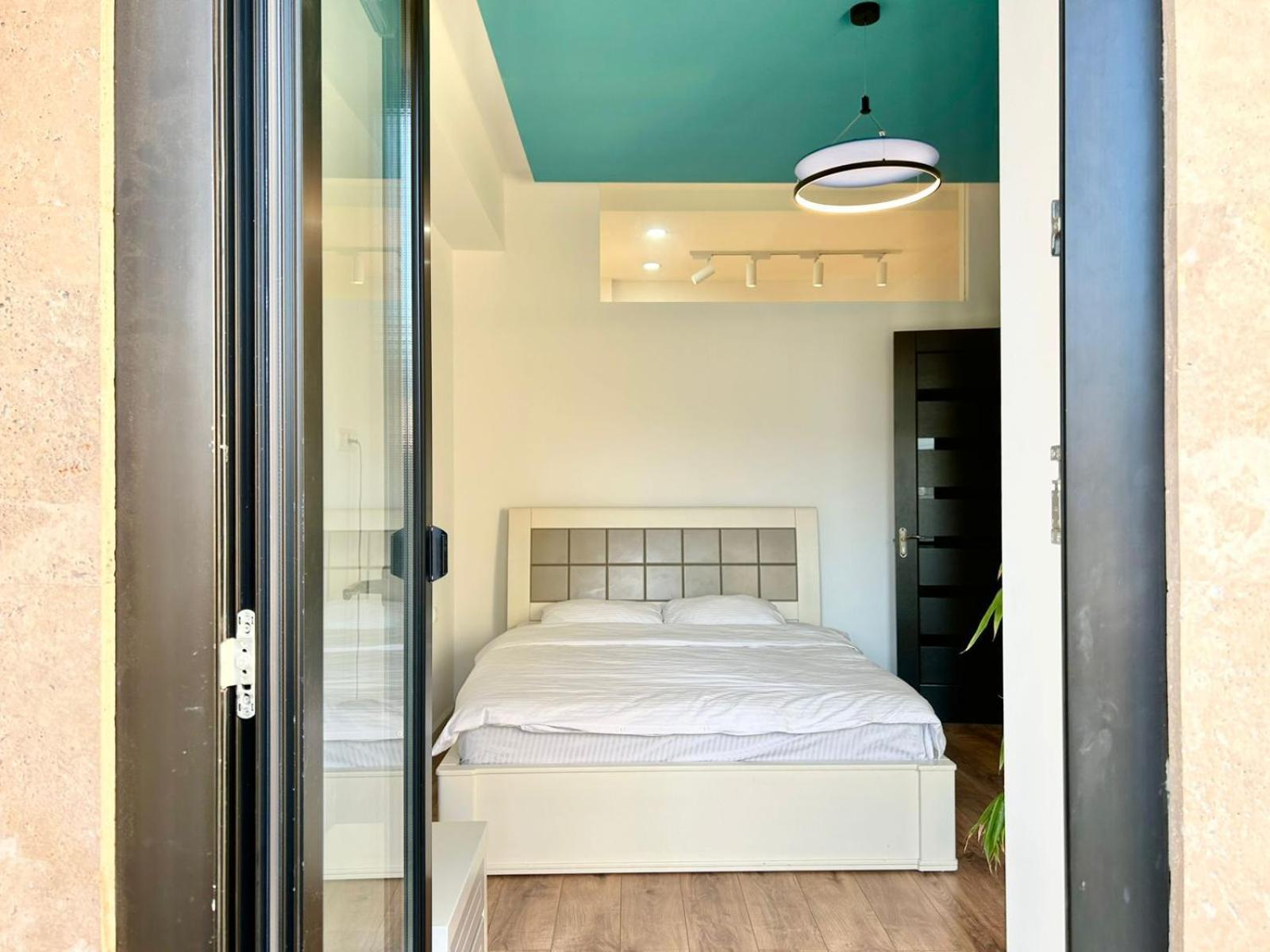 City Center - Next To Holiday Inn -2Br Apartment Тбилиси Екстериор снимка