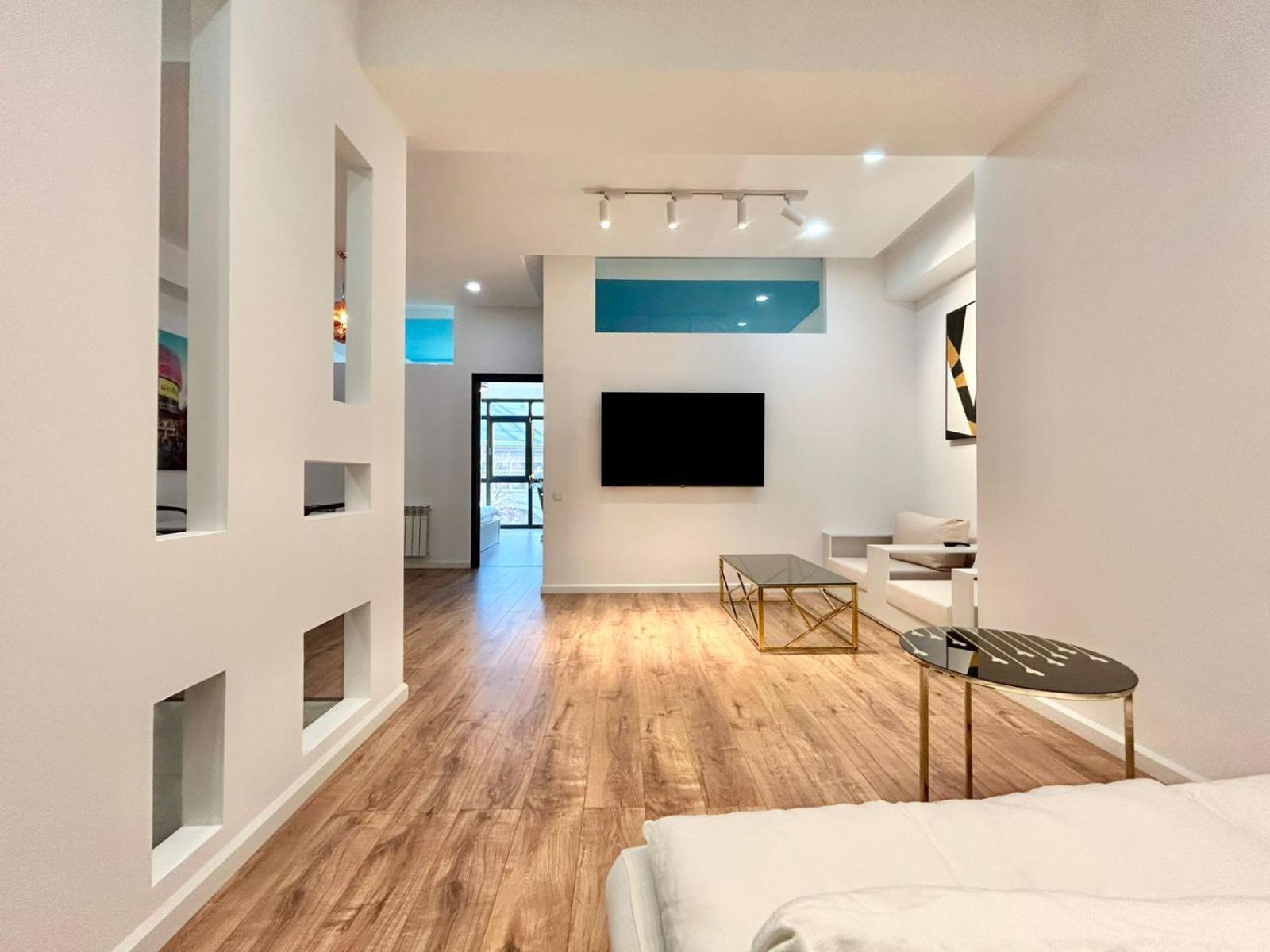 City Center - Next To Holiday Inn -2Br Apartment Тбилиси Екстериор снимка