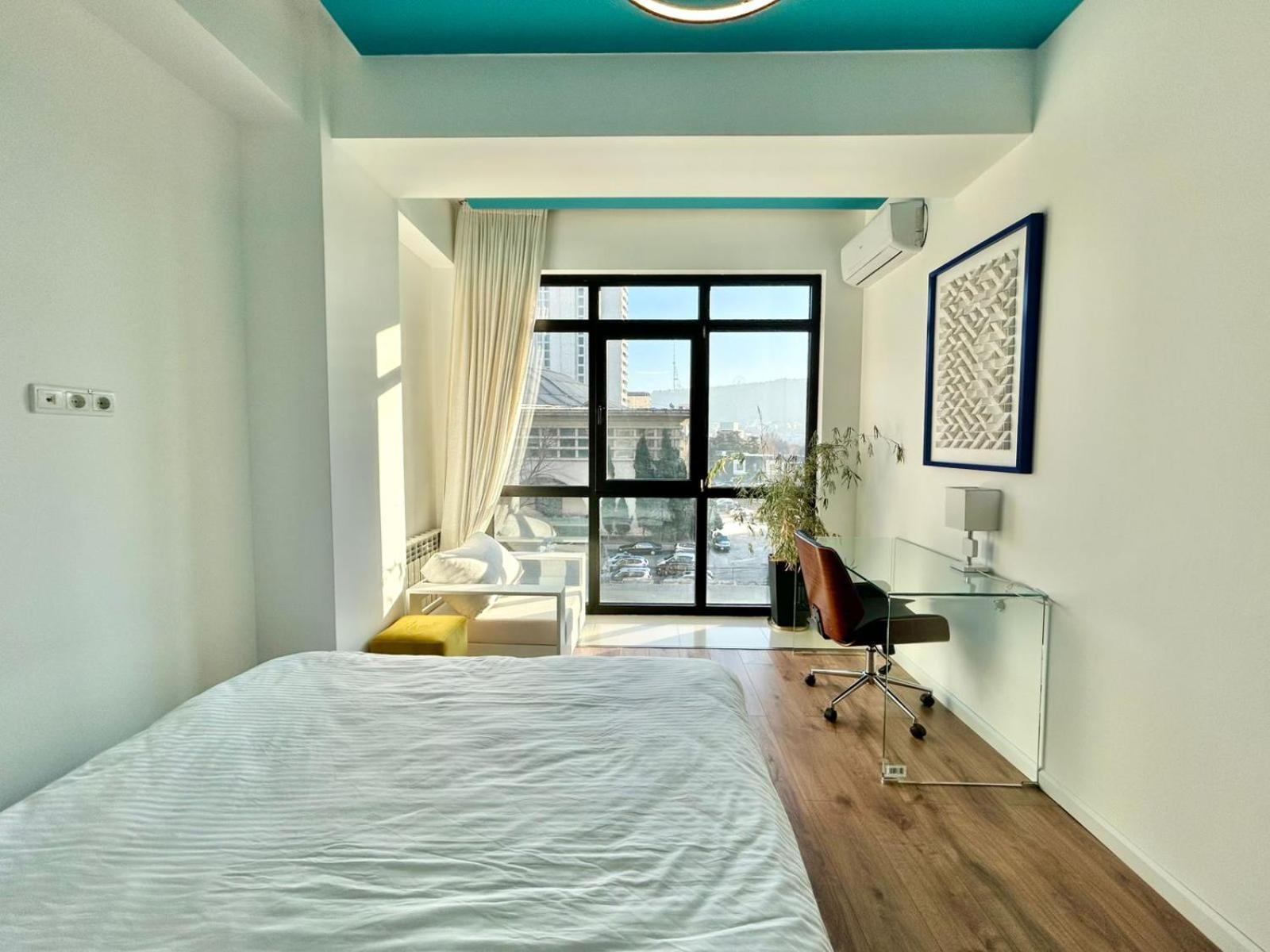 City Center - Next To Holiday Inn -2Br Apartment Тбилиси Екстериор снимка