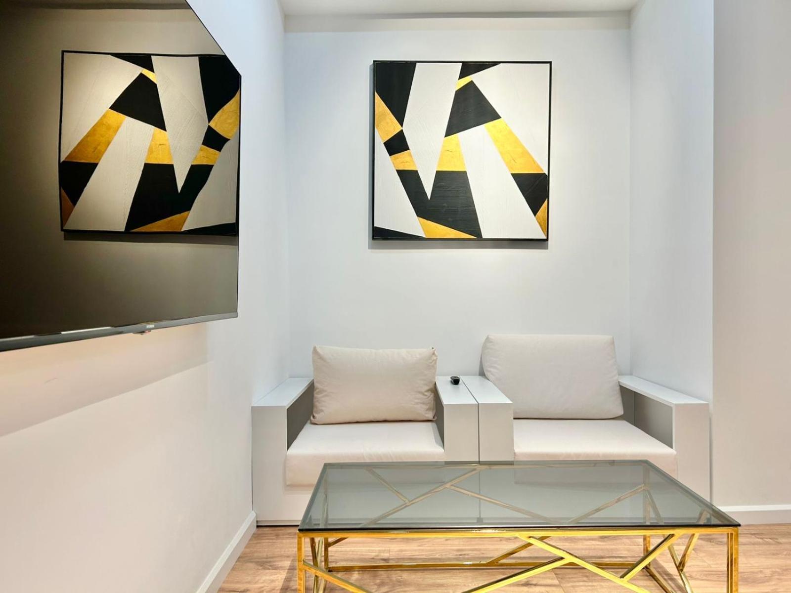City Center - Next To Holiday Inn -2Br Apartment Тбилиси Екстериор снимка