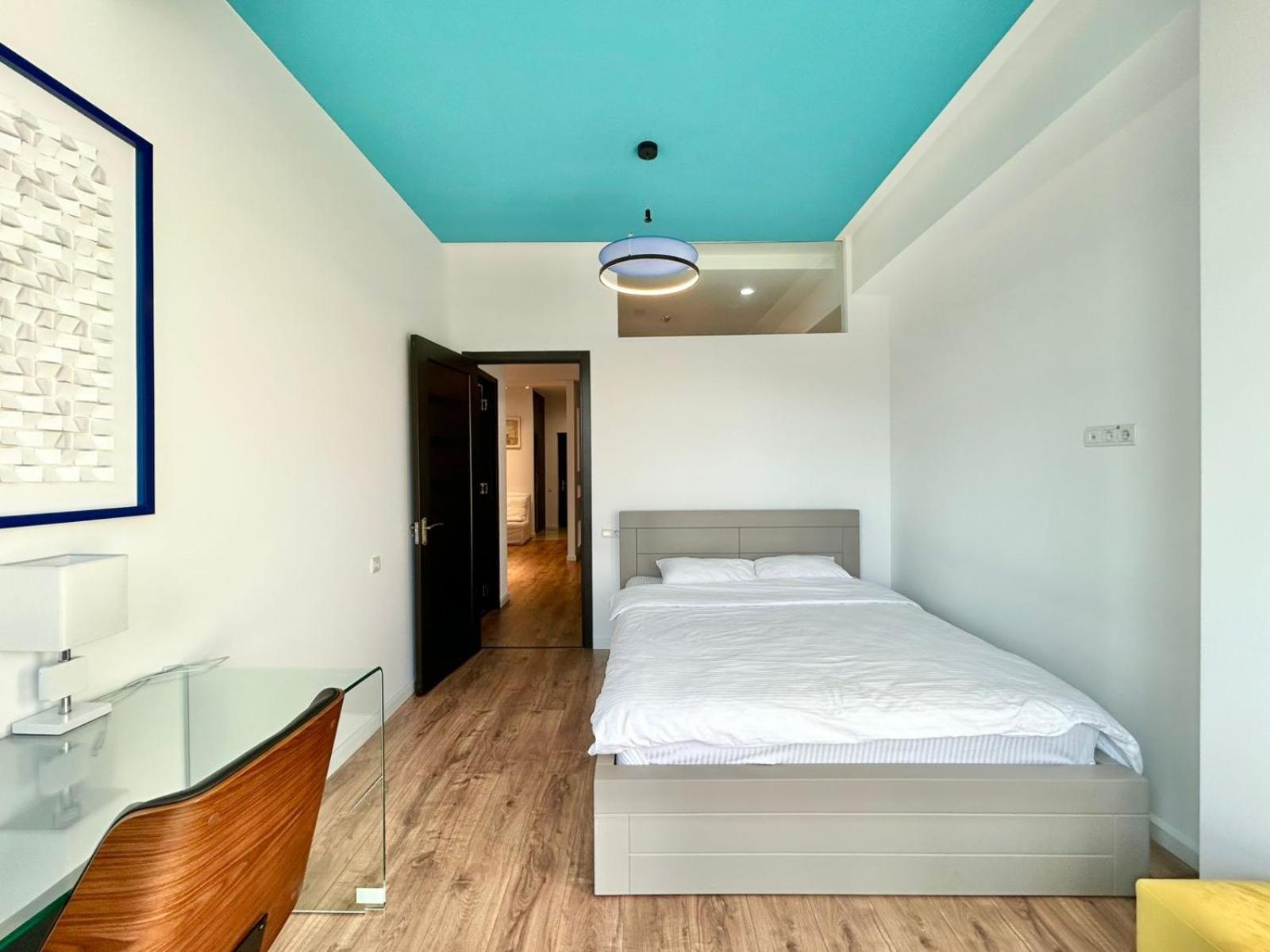 City Center - Next To Holiday Inn -2Br Apartment Тбилиси Екстериор снимка